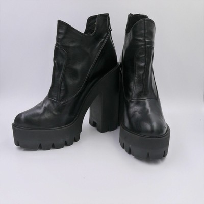 1.5 inch heel booties