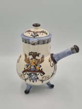 Gien , Chocolatiere en faience modele renaissance