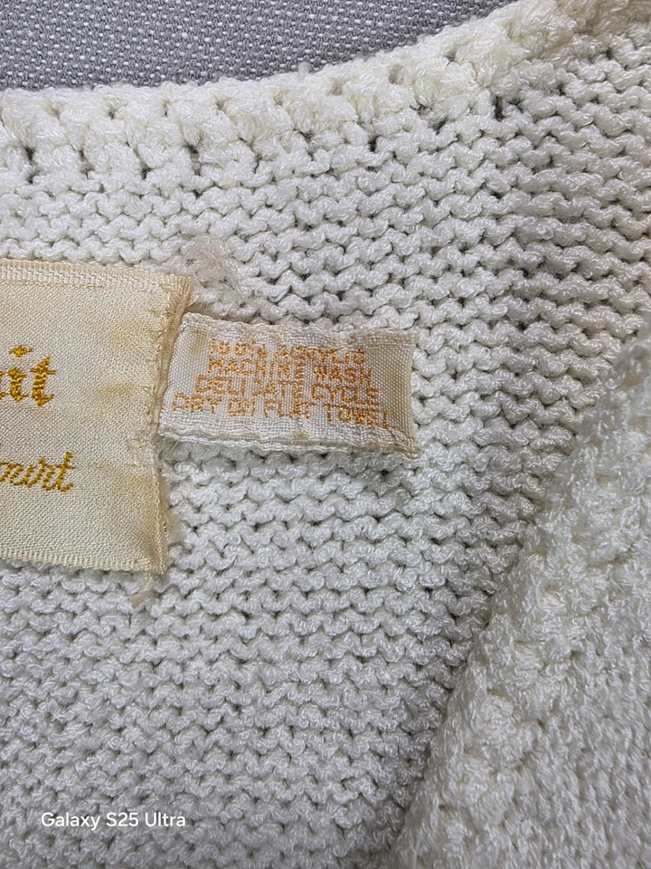 Vestido de tênis vintage Tennisknit por Hampton Court cintura caída acrílico botão dourado - Imagem 4 de 4