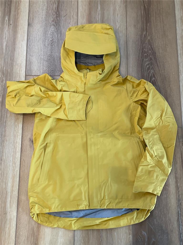 VIEV Gore Tex Gemma Short Jacket Odissi Yellow XS S M VIEV Gore Tex Gemma Short Jacket Odissi Yellow XS S M