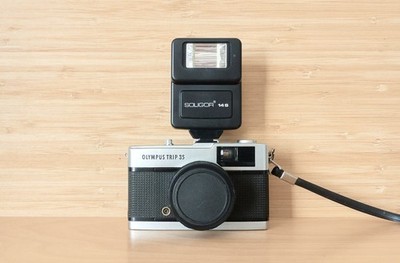 Olympus Trip 35 35mm Film Camera Made in Japan with Soligor 14S Flash