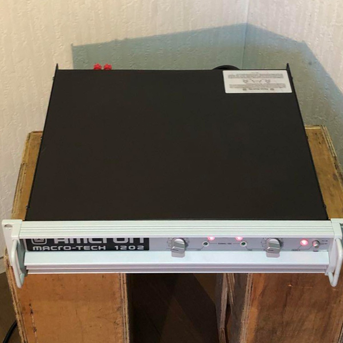 AMCRON MACRO-TECH Series 1201 Power Amplifier Audio AMCRON MACRO-TECH Series 1201 Power Amplifier Audio