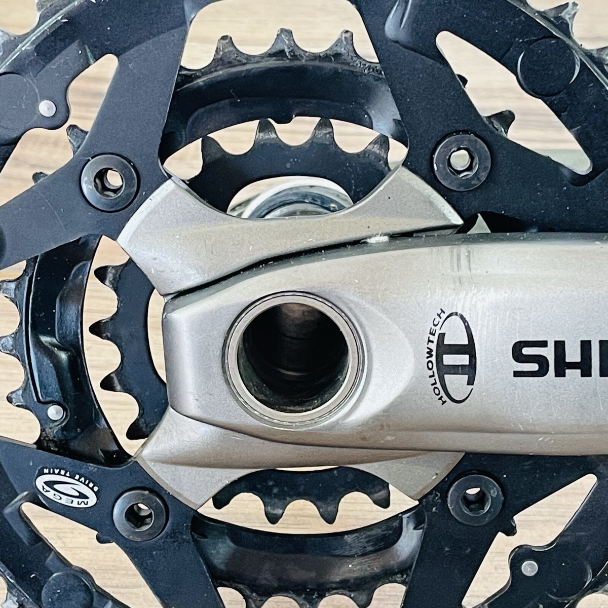 Shimano Deore XT FC-M762 Hollowtech II 175 Triple Crankset 22 32