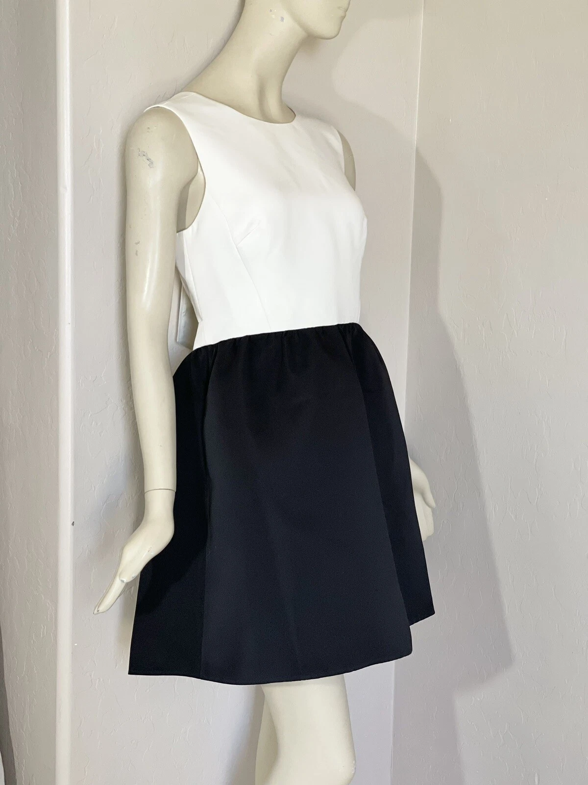 Abito pouf Kate Spade colore blocco schienale fiocco