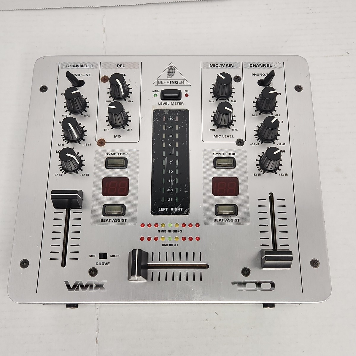 Behringer Pro Mixer VMX100 Professional 2 Channel DJ Mixer