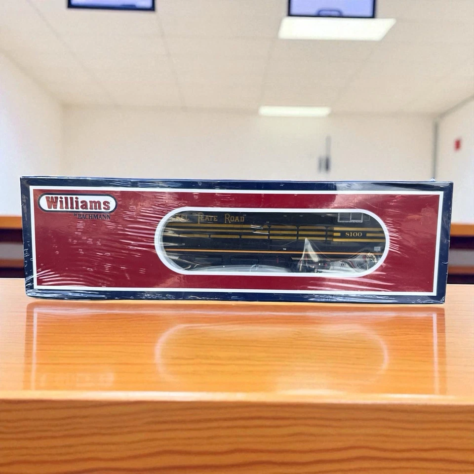 NEW Bachmann GE Dash 9 Nickel Plate Road Locomotive #20434 - Image 2 of 4