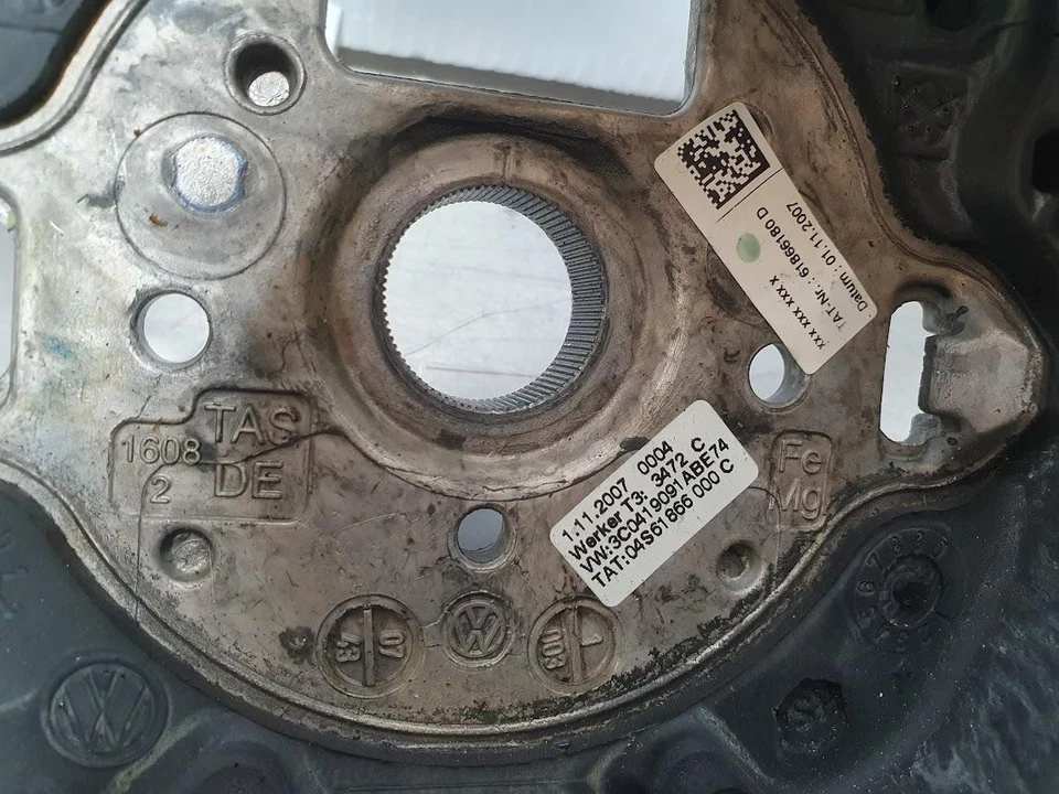 VOLKSWAGEN PASSAT STEERING WHEEL 3C/MK6 B6-B7, ROUND BUTTONS, STANDARD TYPE, 03/ - Image 3 of 4