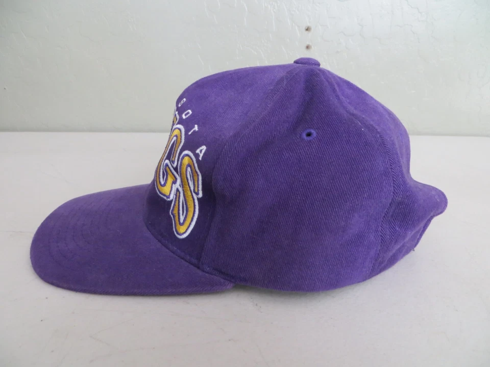 复古明尼苏达维京人队 初学者帽 Arch Snapback 斜纹 NFL 紫色 — 第 2/4 张图片