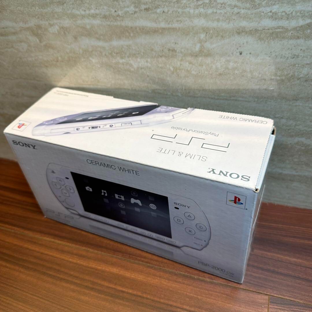 Sony PSP 2000 Launch Edition 64MB Ceramic White Handheld System 