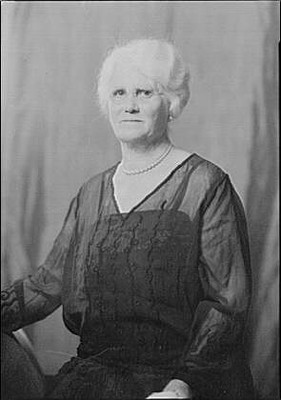Photo:Cook,W,Mrs,portrait photographs,women,dress,Arnold Genthe,1927
