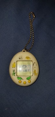 VNTG Original 1997 Bandai Tamagotchi Gen 1 - White / Characters - WORKING P1