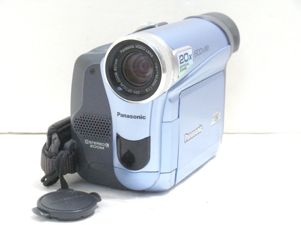 Panasonic PV-GS9 Mini DV Camcorder 20x Optical Zoom + Video Transfer Kit - Image 2 of 4