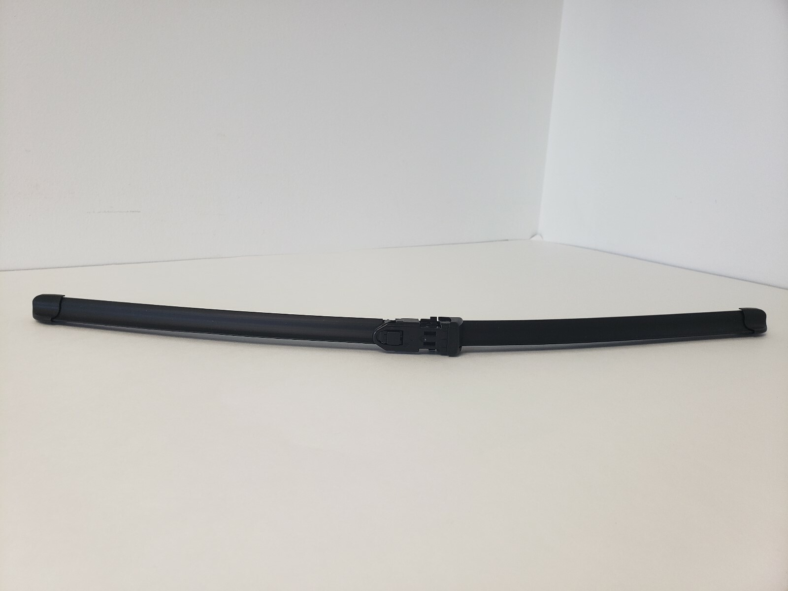ASTON MARTIN GENUINE WIPER BLADE  - RIGHT HAND PASSENGER #CG43-17528-AA