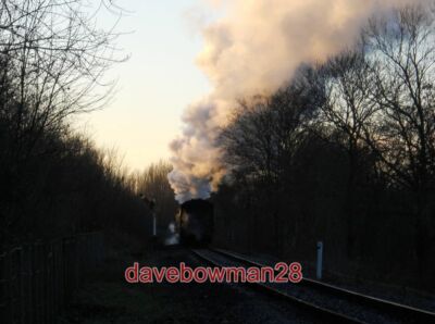 FOTO DAMPFT WEG VON ORTON BLOSSER STATION DER WINTER ABEND SONNENSCHEIN REFLEKTIEREN