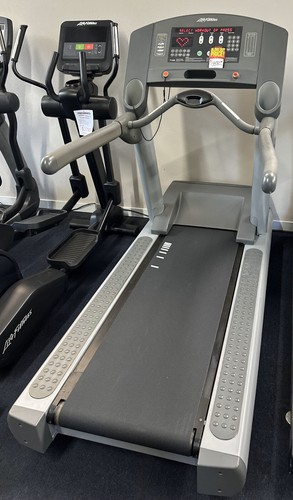 Life Fitness 95Ti Treadmill used