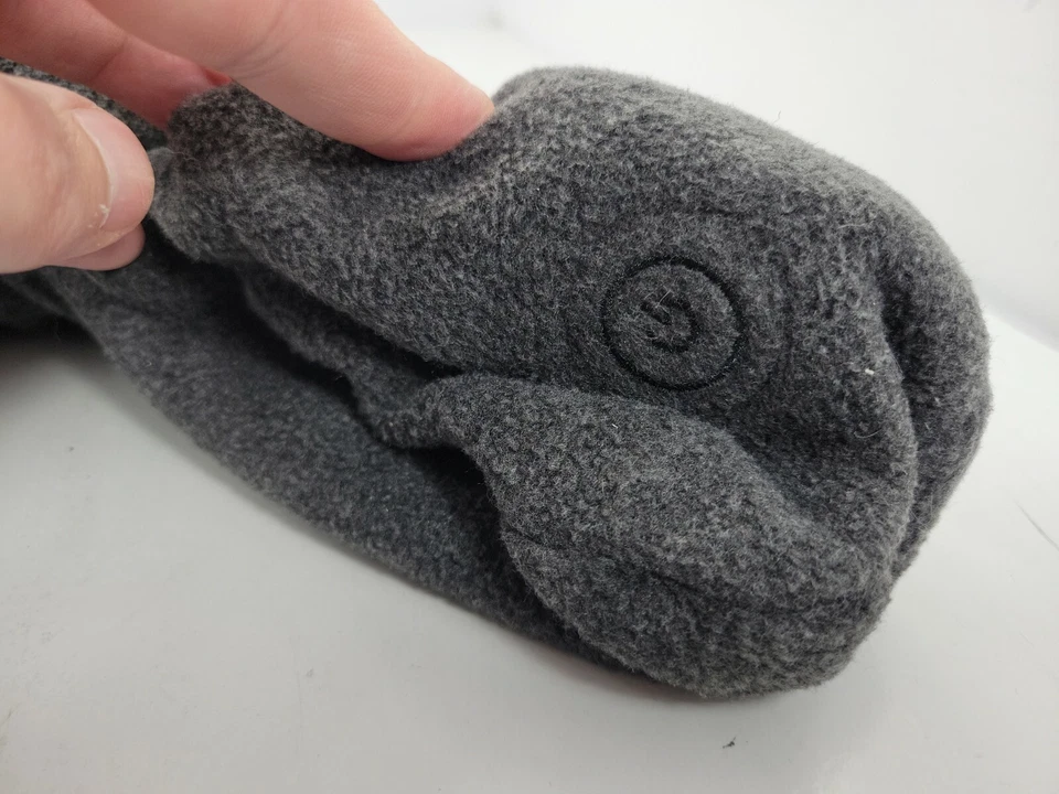 Almohada de viaje inflable para masaje Brookstone cuello lumbar gris polar Foto 3 de 4