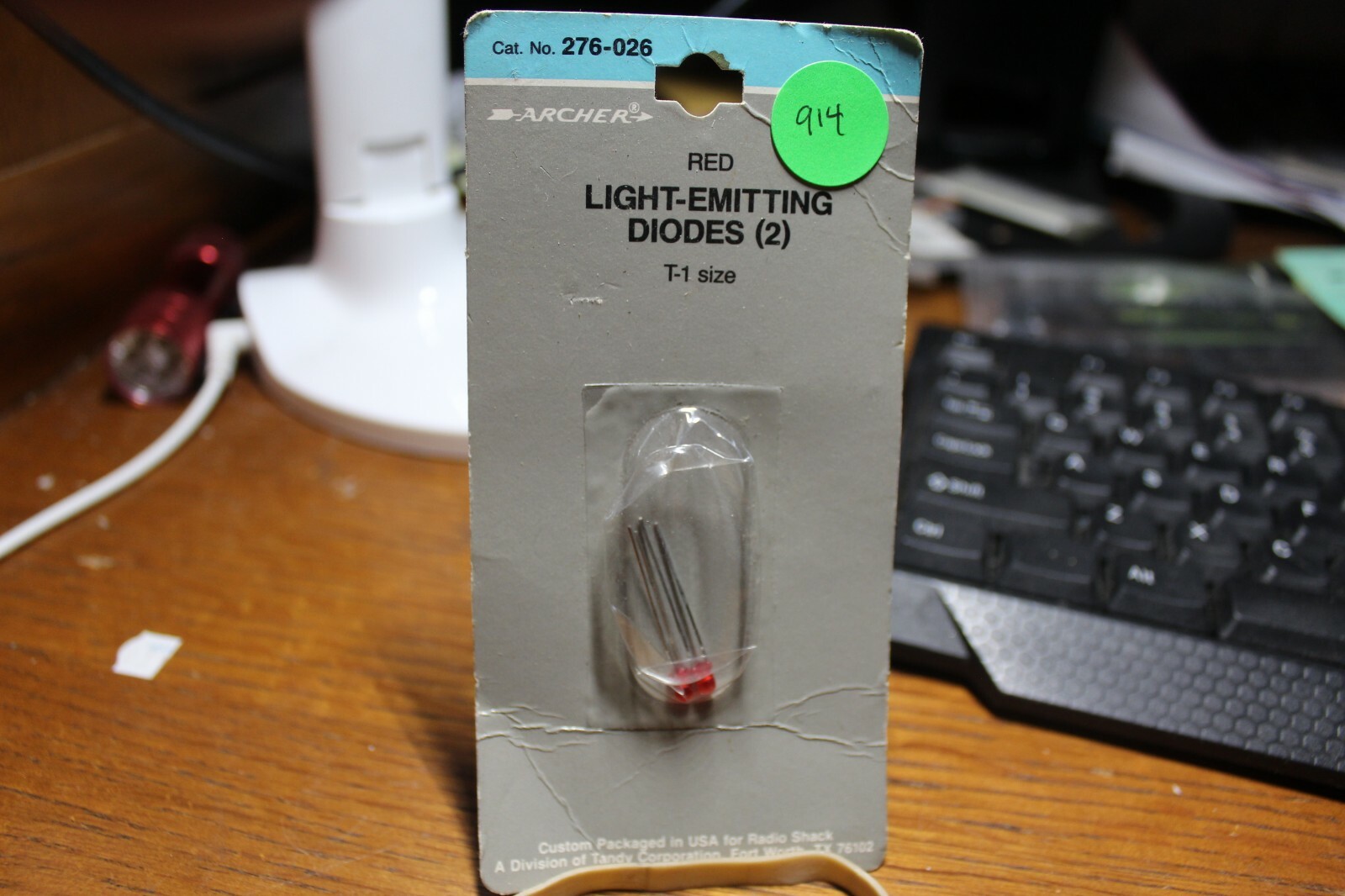 Radio Shack 272026 red light emitting Diodes (2), NEW in package, (914
