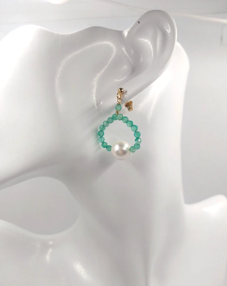 ORECCHINI IN ARGENTO 925 LAMINATO IN ORO GIALLO CON CALCEDONIO VERDE E PERLE - Immagine 3 di 3