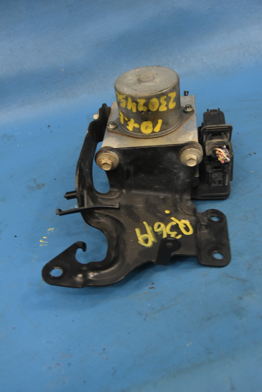 2010 FORD EDGE ABS ANTI LOCK BRAKE OEM AT432D063AB eBay