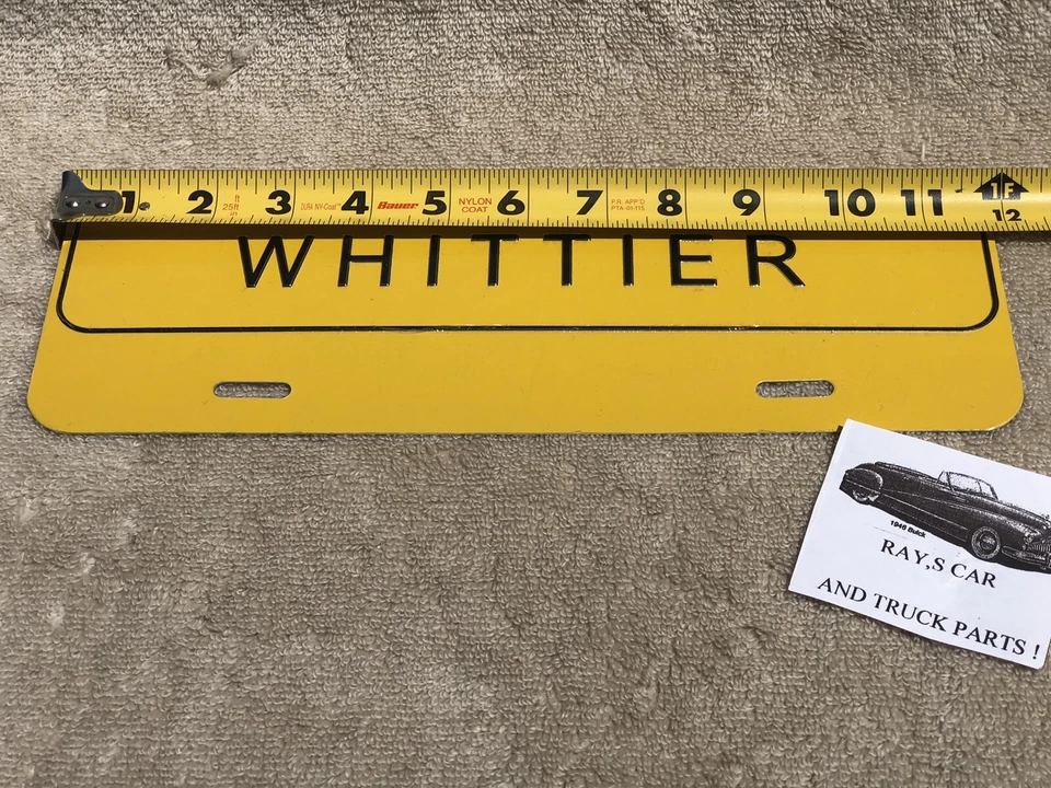 NUEVO TOPPER DE MATRÍCULA UNIVERSAL WHITTIER. Foto 3 de 4