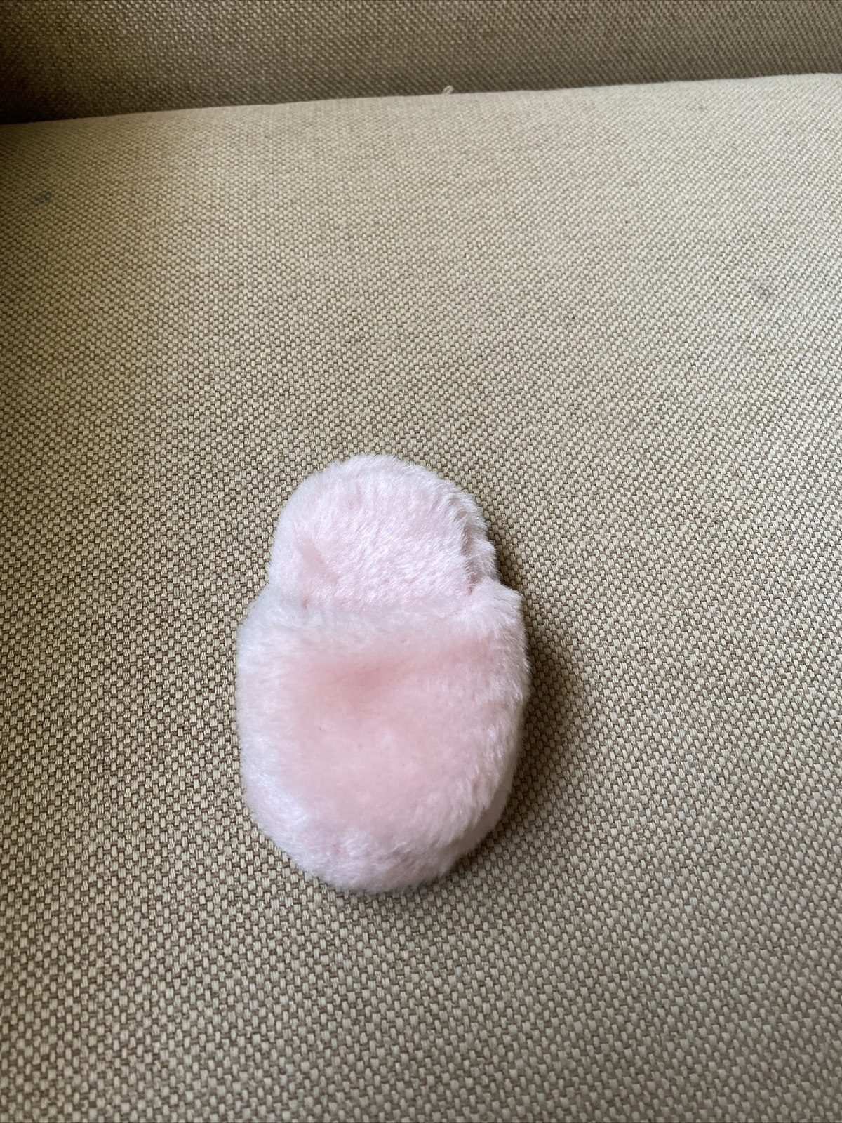 SAOLA My Twinn Doll Ricambio Rosa Fuzzy Solo Una Scarpa Ciabatta Sinistra