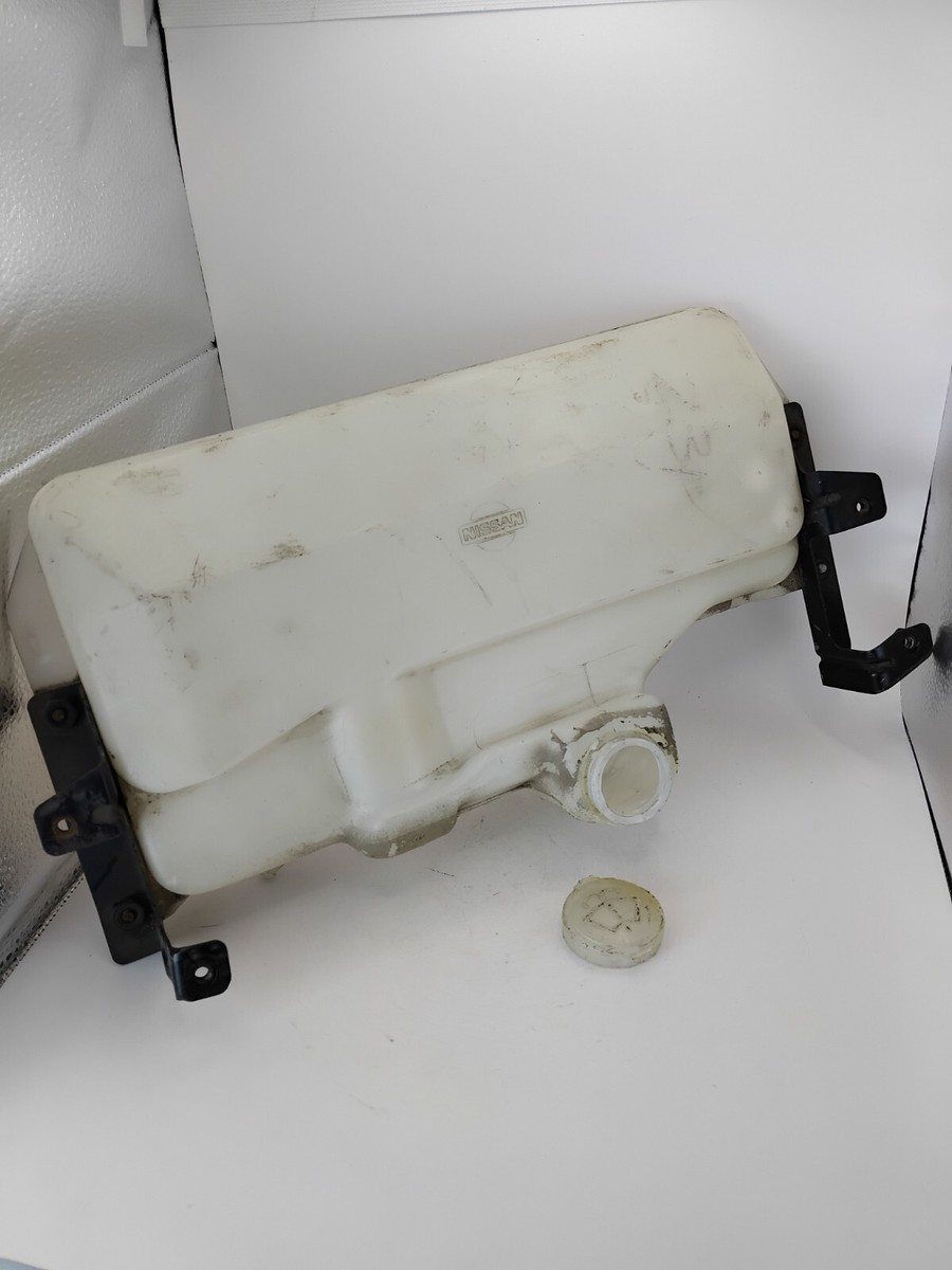 5731です。 1984-1989 Nissan 300ZX Z31 Windshield Washer Reservoir