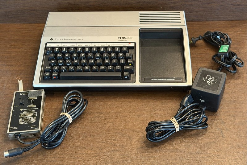 Vintage Texas Instruments TI-99/4A Home Computer Powers On — Untested AS-IS