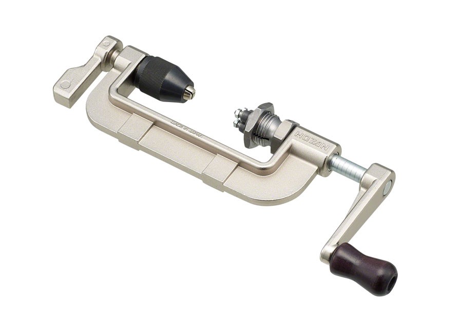 Резьбонарезной станок со спицами Hozan C-702 с плашкой 14-го калибра в комплекте совместимый с плашками 13 14 или 15 42790₽