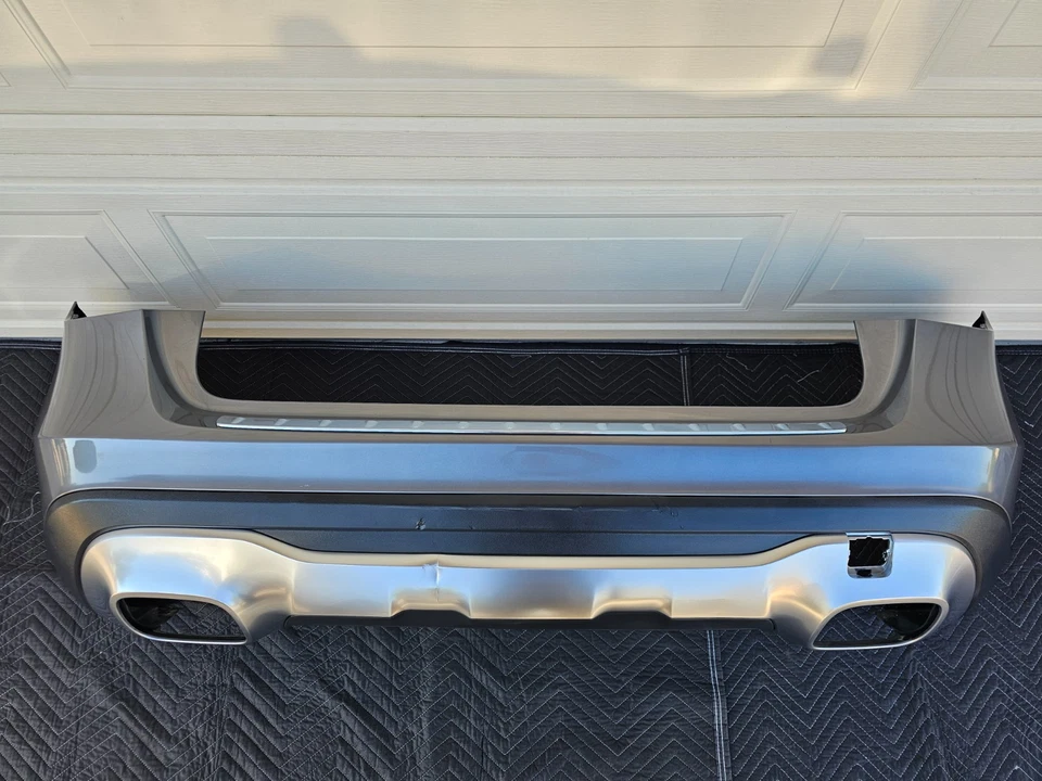 Parachoques trasero Mercedes Benz GLA 250 45 AMG 2015 2016 2017 2018 2019 2020 Foto 4 de 4