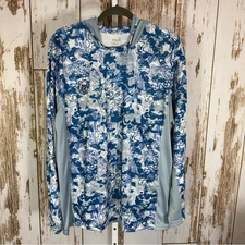Huk Fishing, Blue and White Long Sleeve Tee. Size Large. Excellent condition!