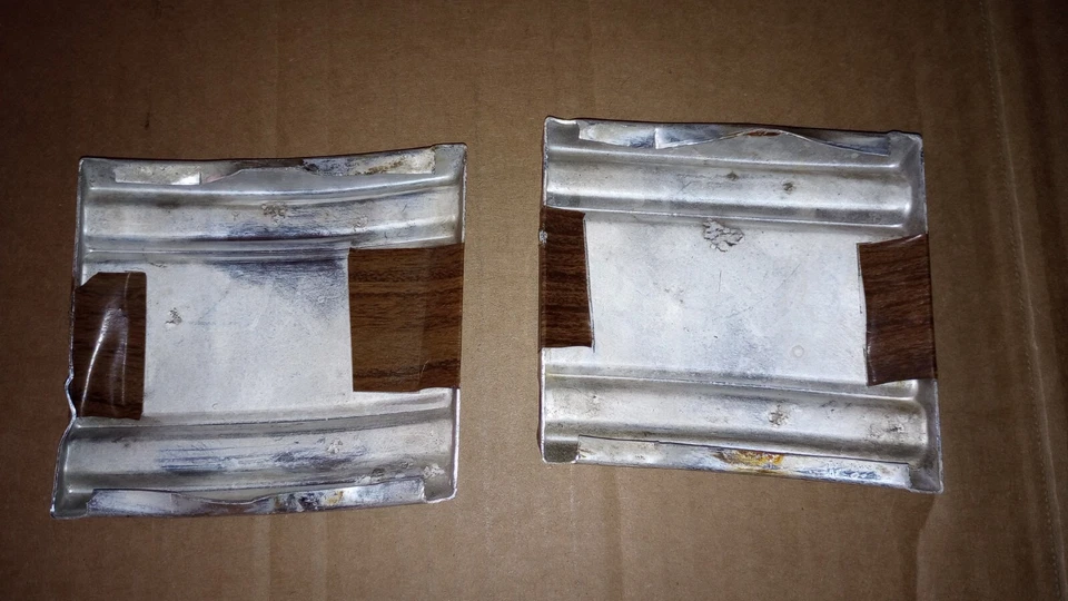 74-79道奇D100冒险家皮卡一对木纹驾驶室角落装饰面板 — 第 4/4 张图片