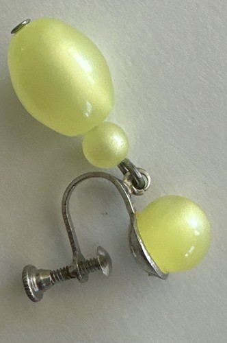 Vtg Moonglow Lime Yellow Earrings Dangle Screw Back Drop Silvertone Retro MCM - Picture 6 of 7