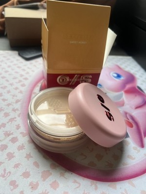 ONE/SIZE Ultimate Blurring Setting Powder - Sweet Honey
