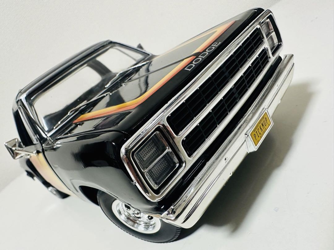 AW/'80 Dodgeダッジ D150 PickUpピックアップ 1/18 1/18 Auto World 1980 Dodge D150 Pick-M-Up Utiline Pickup