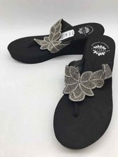 Pre-Owned Yellow Box Black Size 10 Rhinestone Thong Wedge