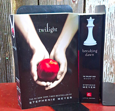 Twilight & Breaking Dawn Trade Paperback Lot Stephanie Meyer 1 & 4
