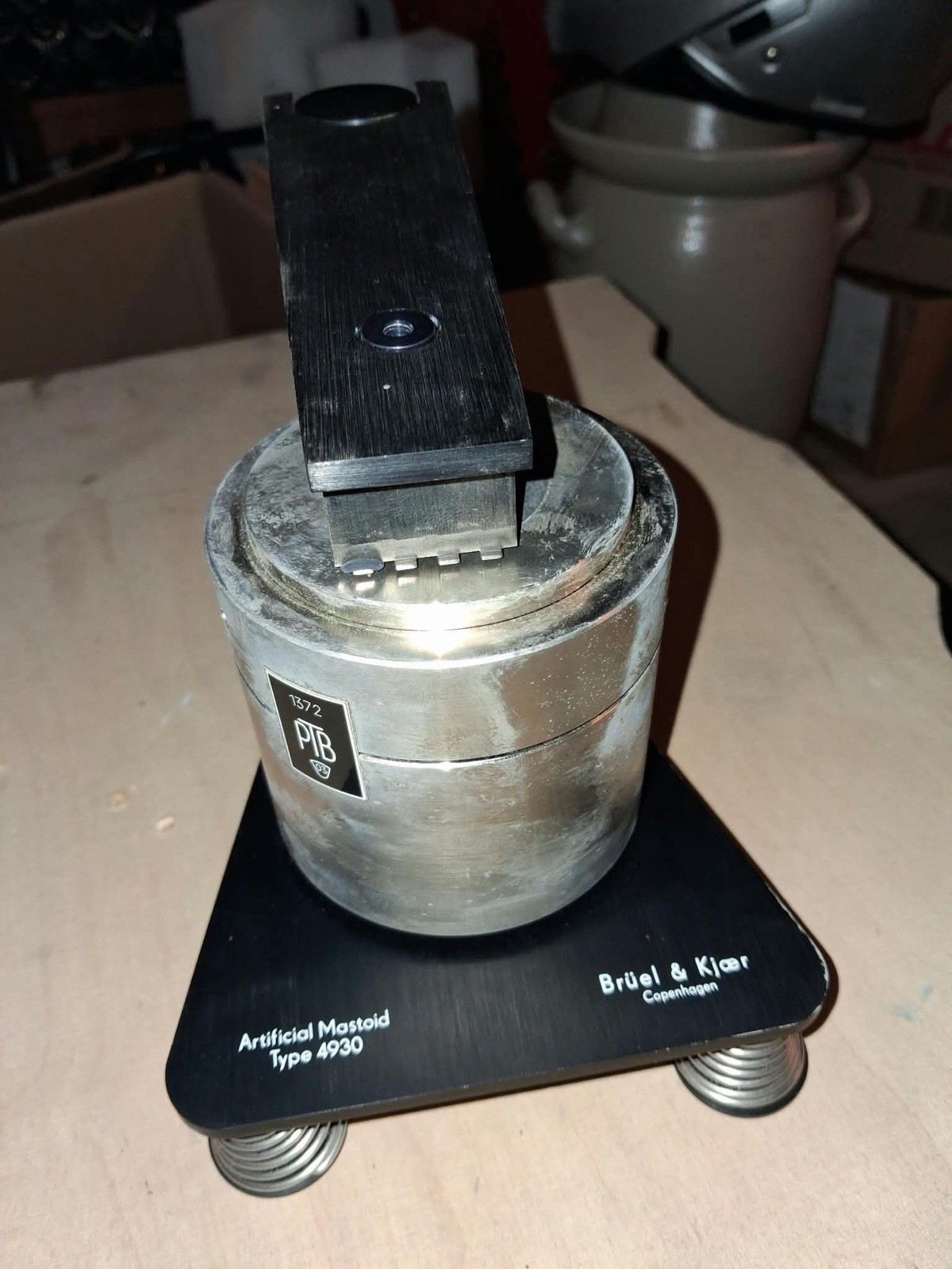 Brüel & Kjær Artificial Mastoid 4930 incl. Original Case & Accessories