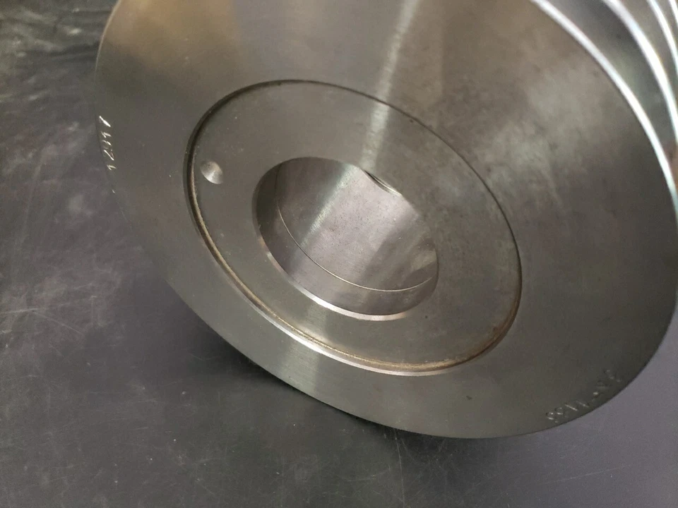 CAT 6N-1186: POLEA TENSORA DE CORREA DE 4 RANURAS. Pieza OEM nueva Foto 2 de 4