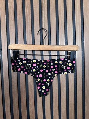 New Victoria's Secret Panties Medium Black Flower Pattern Seamless No Show Thong