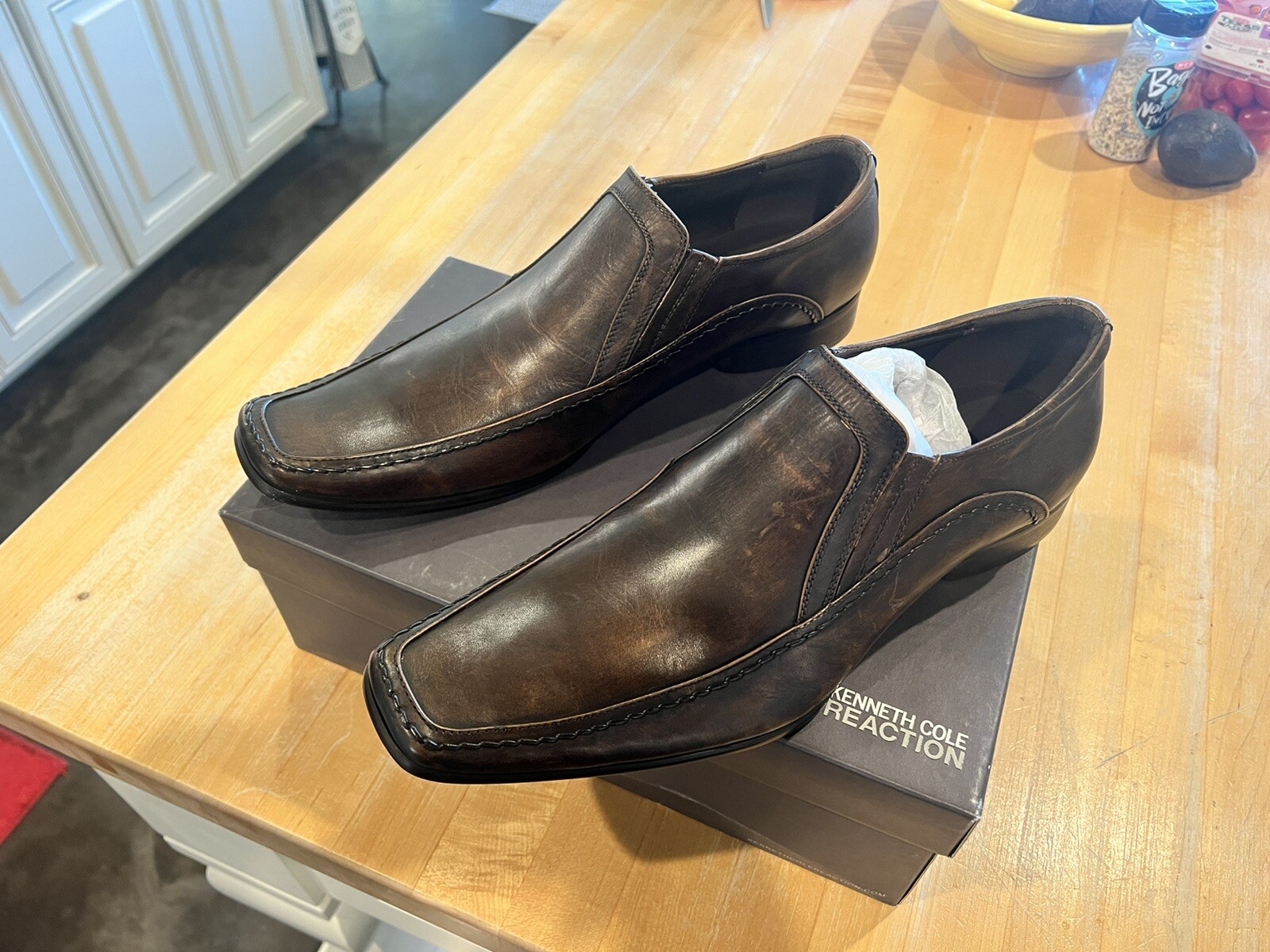Kenneth Cole Reaction Key Note Brown 