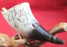 1800's  Craftsman DETAILED Schrimshaw/Engraved  6 Inch  PRIMER Powder Horn