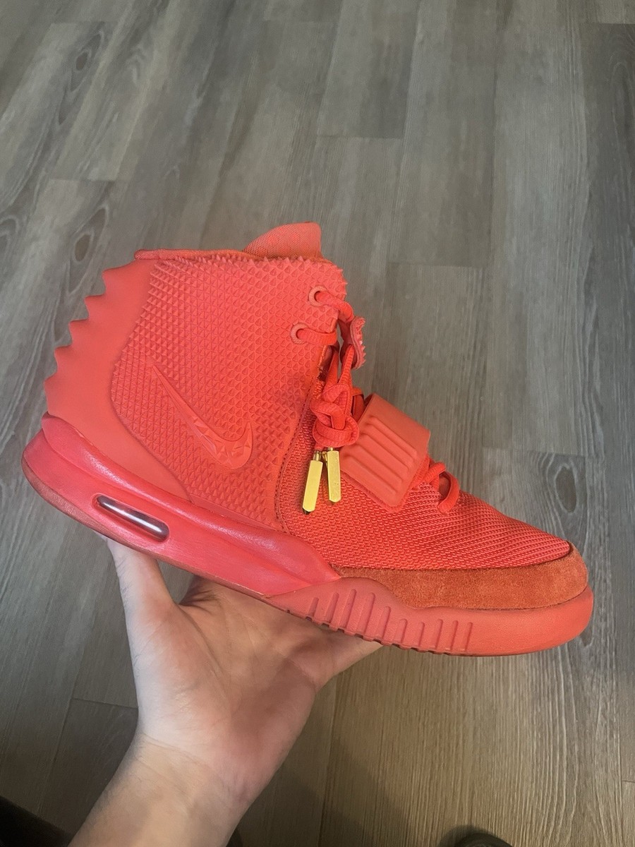 nike yeezy red