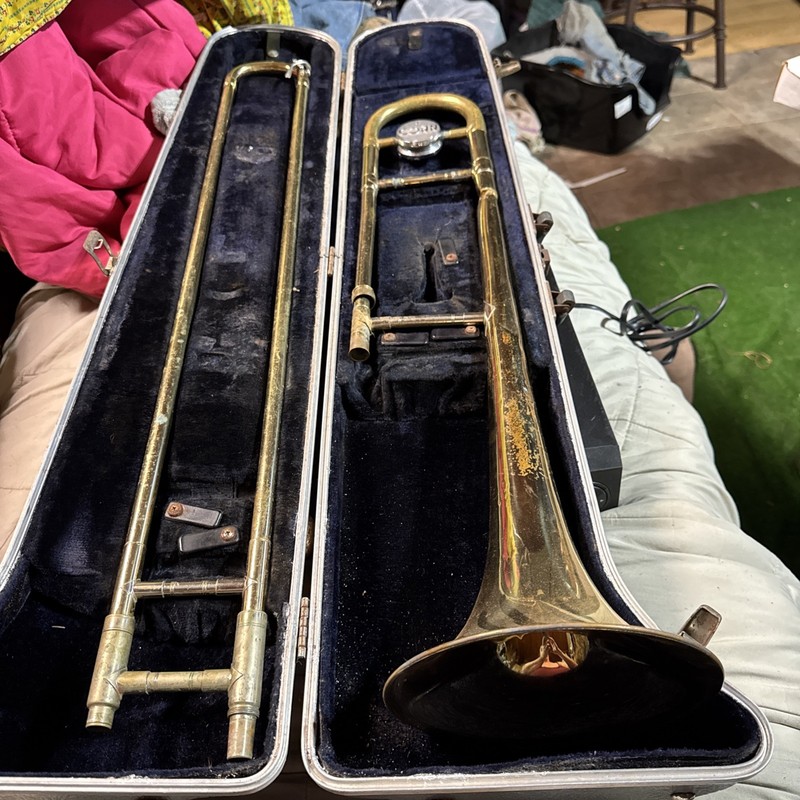 Conn trobone with hard case