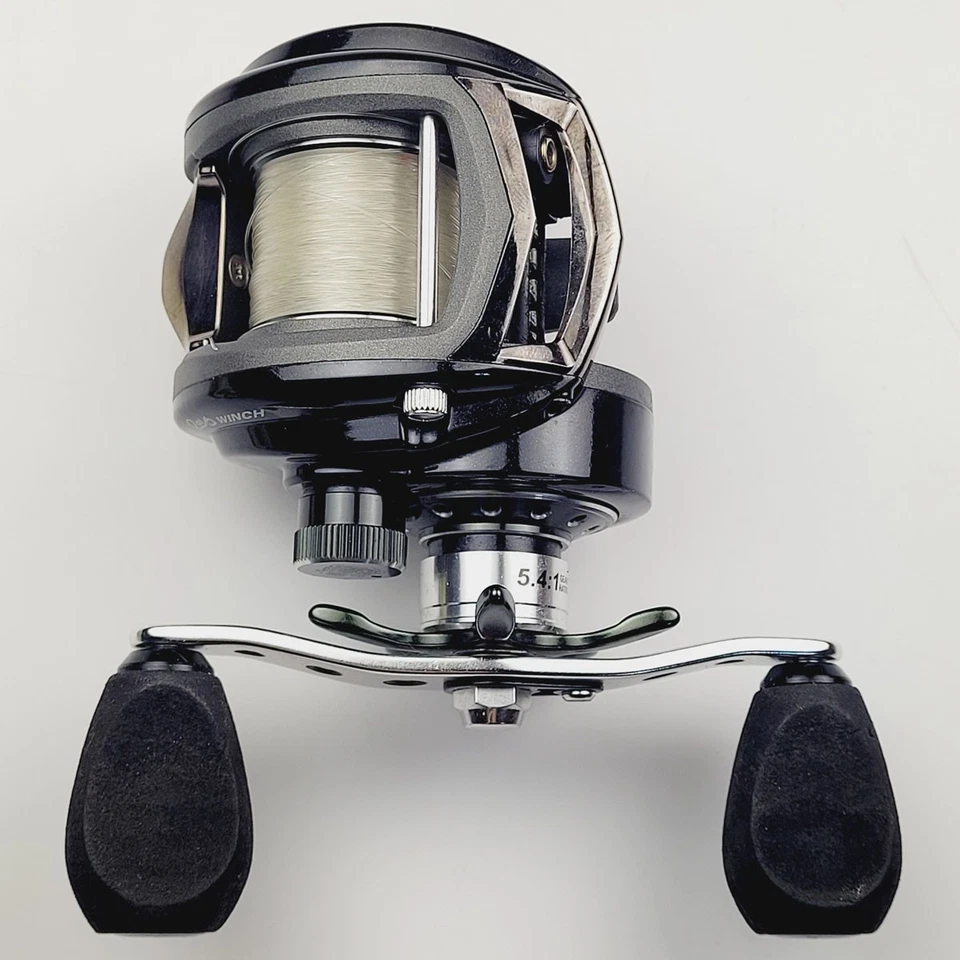 Carrete de baitcasting de cabrestante Abu Garcia Ambassadeur Revo R/H 9BB 5,4:1 negro Foto 3 de 4
