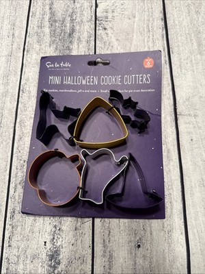 Sur la table Set Of 6 Mini Halloween Cookie Cutters Steel New