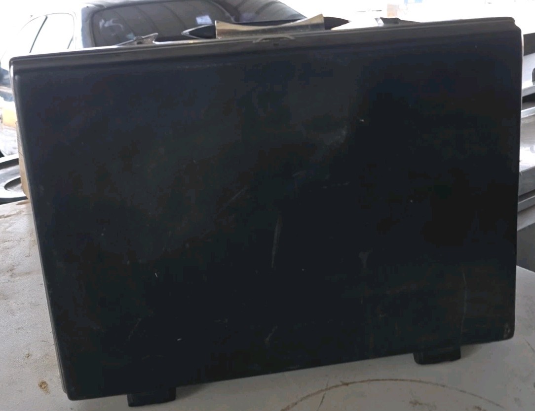 Vintage Hardshell Briefcase - image 10