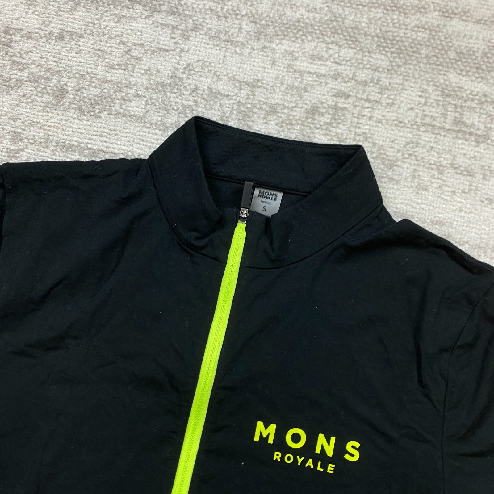 Mons Royale Ultra Lite Merino Air Con Shirt Small Black Athleisure Wool Bike Run