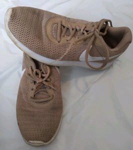 nike tanjun sand