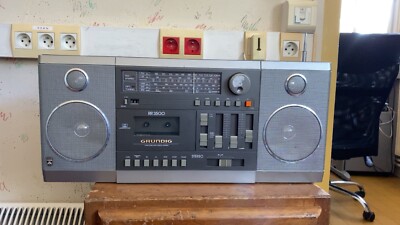 BOOM BOX GRUNDING RR3500 STEREO 
