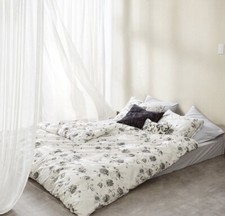 Calvin Klein Etched Rose King Duvet Cover 2King Shams Light Gray. Brand New